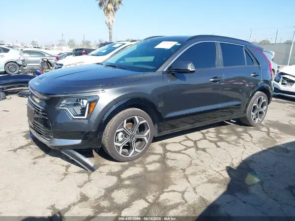KNDCR3LE2P5099073 2023 KIA NIRO - Image 2