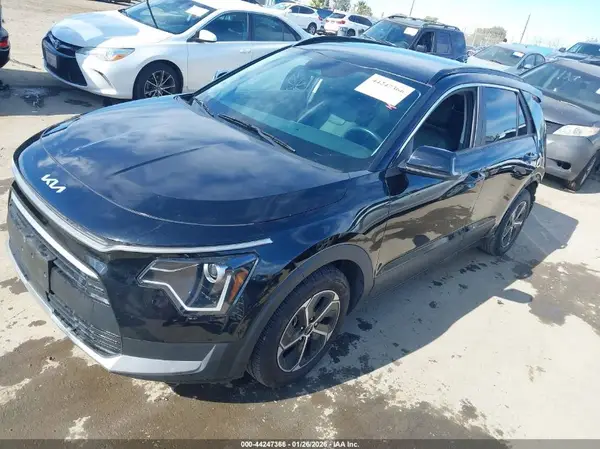 KNDCR3LE2R5153989 2024 KIA NIRO - Image 2