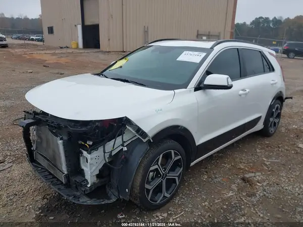 KNDCR3LE2S5213467 2025 KIA NIRO - Image 2