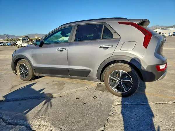 KNDCR3LE2S5305548 2025 KIA NIRO - Image 2