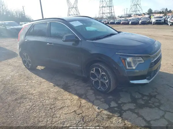 KNDCR3LE3P5035463 2023 KIA NIRO - Image 1