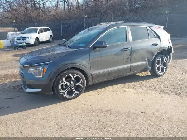 KNDCR3LE3P5035463 2023 KIA NIRO - Image 2