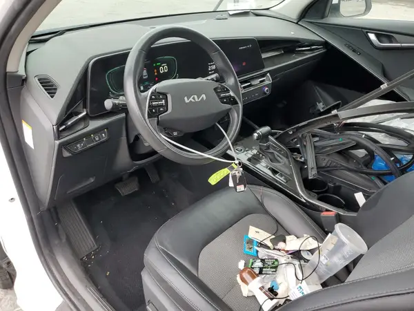 KNDCR3LE3P5042767 2023 KIA NIRO - Image 8