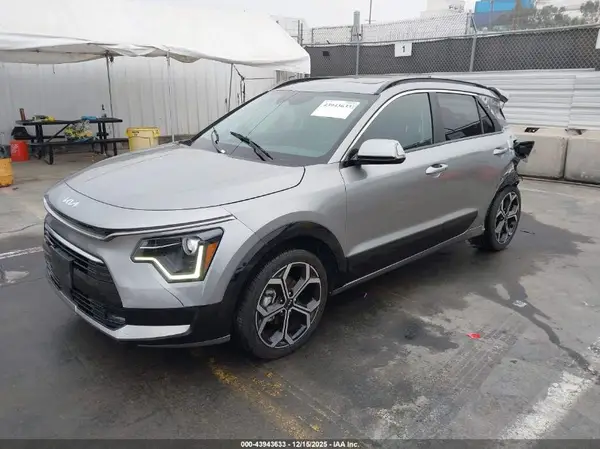 KNDCR3LE3P5043448 2023 KIA NIRO - Image 2