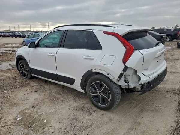 KNDCR3LE3P5044812 2023 KIA NIRO - Image 2
