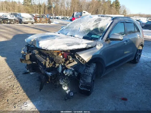 KNDCR3LE3P5046625 2023 KIA NIRO - Image 2