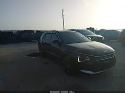KNDCR3LE3P5051758 2023 KIA NIRO