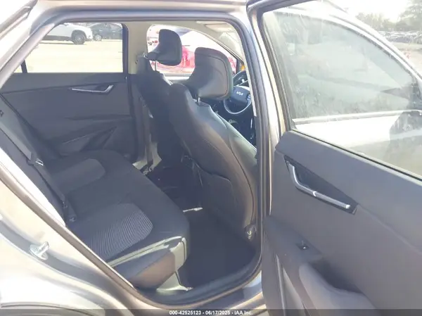 KNDCR3LE3P5055518 2023 KIA NIRO - Image 8