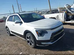 KNDCR3LE3P5056510 2023 KIA NIRO