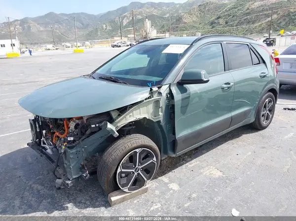 KNDCR3LE3P5060573 2023 KIA NIRO - Image 2
