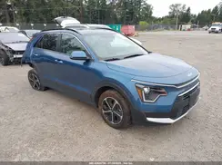 KNDCR3LE3P5083786 2023 KIA NIRO