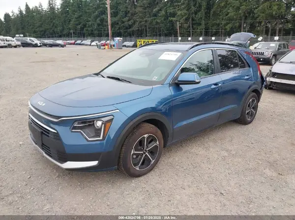 KNDCR3LE3P5083786 2023 KIA NIRO - Image 2