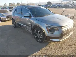 KNDCR3LE3P5093377 2023 KIA NIRO