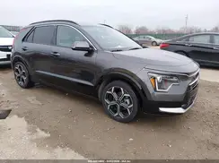 KNDCR3LE3P5093640 2023 KIA NIRO