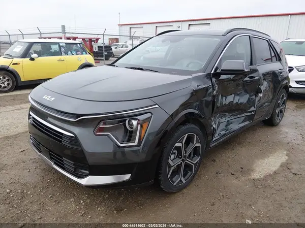 KNDCR3LE3P5093640 2023 KIA NIRO - Image 2