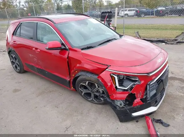 KNDCR3LE3P5098465 2023 KIA NIRO - Image 1