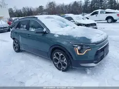 KNDCR3LE4P5037996 2023 KIA NIRO