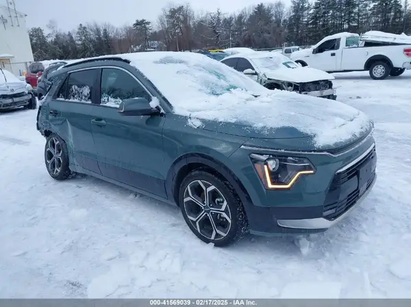 KNDCR3LE4P5037996 2023 KIA NIRO - Image 1