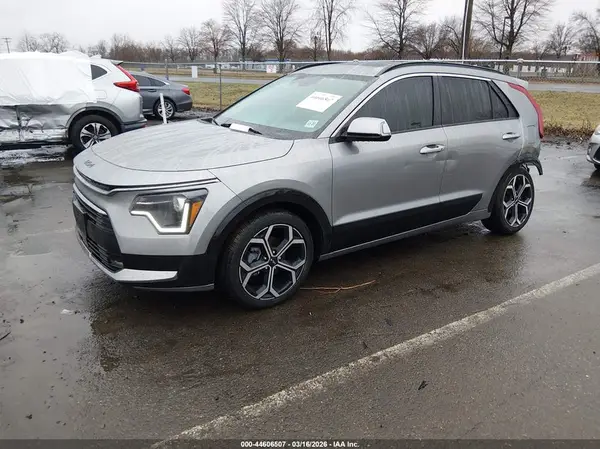 KNDCR3LE4P5047430 2023 KIA NIRO - Image 2