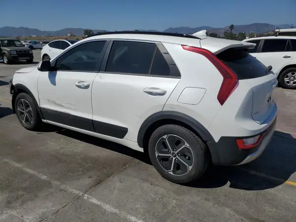 KNDCR3LE4P5048271 2023 KIA NIRO - Image 2