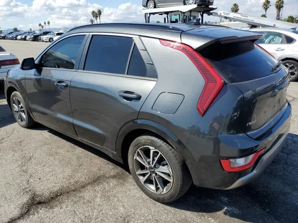 KNDCR3LE4P5058282 2023 KIA NIRO - Image 2