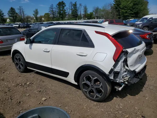 KNDCR3LE4P5059156 2023 KIA NIRO - Image 2
