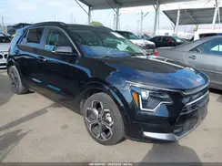 KNDCR3LE4P5063398 2023 KIA NIRO