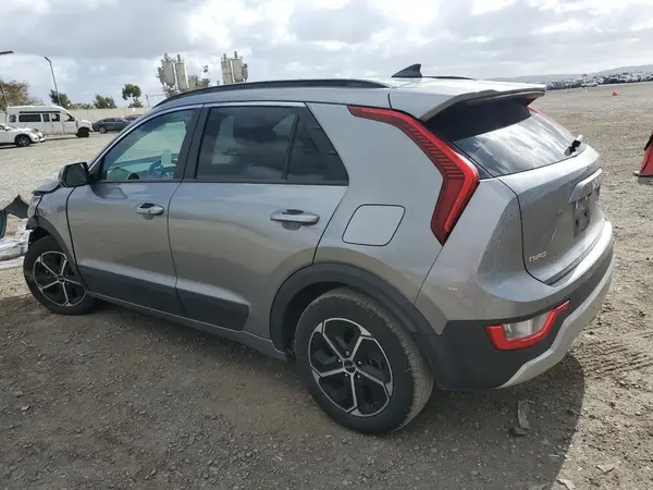 KNDCR3LE4P5070657 2023 KIA NIRO - Image 2