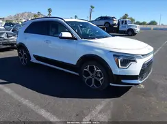 KNDCR3LE4P5073798 2023 KIA NIRO