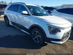 KNDCR3LE4P5075812 2023 KIA NIRO