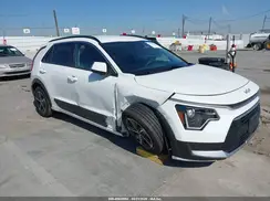KNDCR3LE4P5078144 2023 KIA NIRO