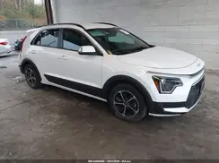 KNDCR3LE4P5078791 2023 KIA NIRO