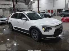 KNDCR3LE4P5096692 2023 KIA NIRO