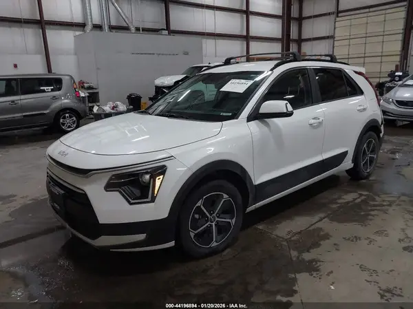 KNDCR3LE4P5096692 2023 KIA NIRO - Image 2