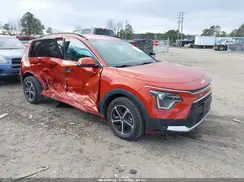 KNDCR3LE4P5105603 2023 KIA NIRO