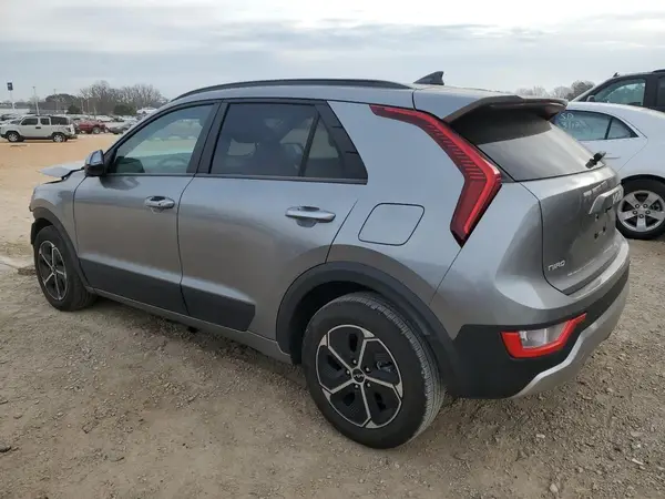 KNDCR3LE4P5109876 2023 KIA NIRO - Image 2
