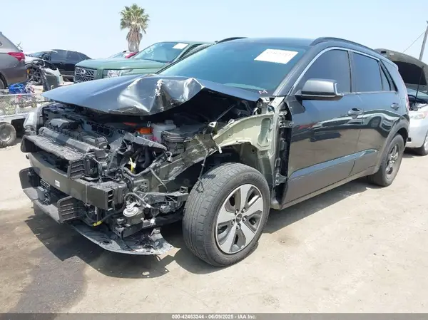 KNDCR3LE4R5143545 2024 KIA NIRO - Image 2