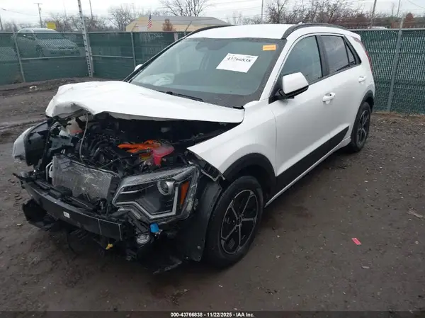 KNDCR3LE4R5150026 2024 KIA NIRO - Image 2