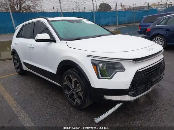 KNDCR3LE5P5033858 2023 KIA NIRO - Image 1