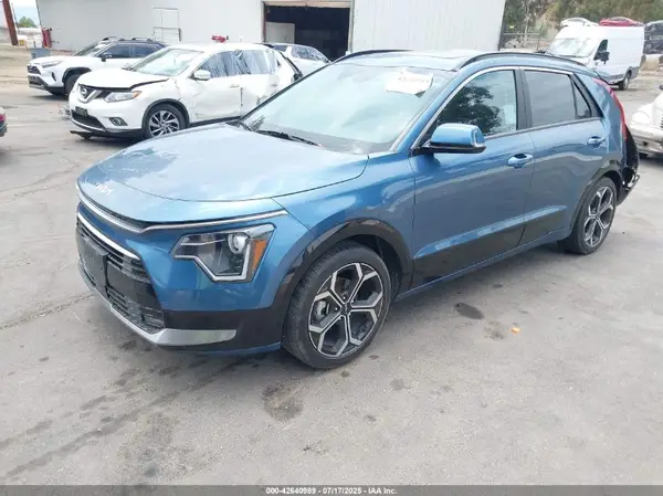 KNDCR3LE5P5040194 2023 KIA NIRO - Image 2