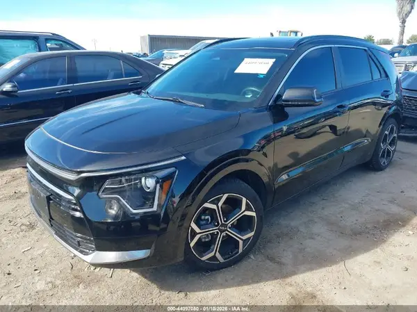 KNDCR3LE5P5041796 2023 KIA NIRO - Image 2