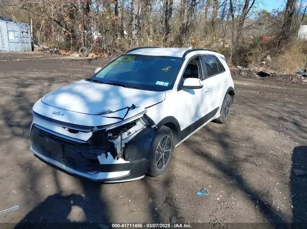 KNDCR3LE5P5044374 2023 KIA NIRO - Image 2