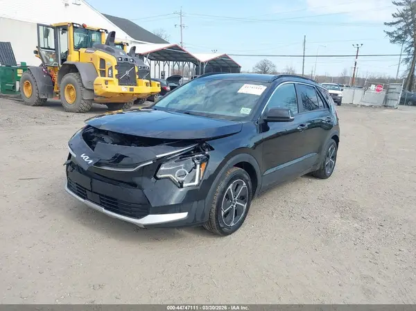 KNDCR3LE5P5049039 2023 KIA NIRO - Image 2