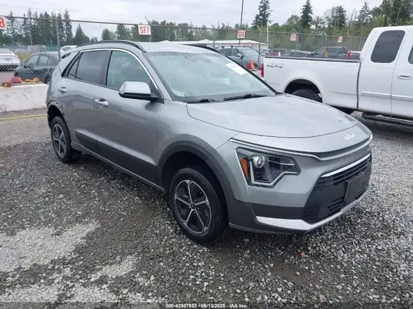 KNDCR3LE5P5059103 2023 KIA NIRO - Image 1