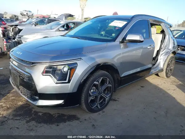 KNDCR3LE5P5073714 2023 KIA NIRO - Image 2