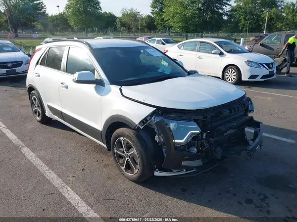 KNDCR3LE5P5080890 2023 KIA NIRO - Image 1