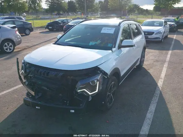 KNDCR3LE5P5080890 2023 KIA NIRO - Image 2
