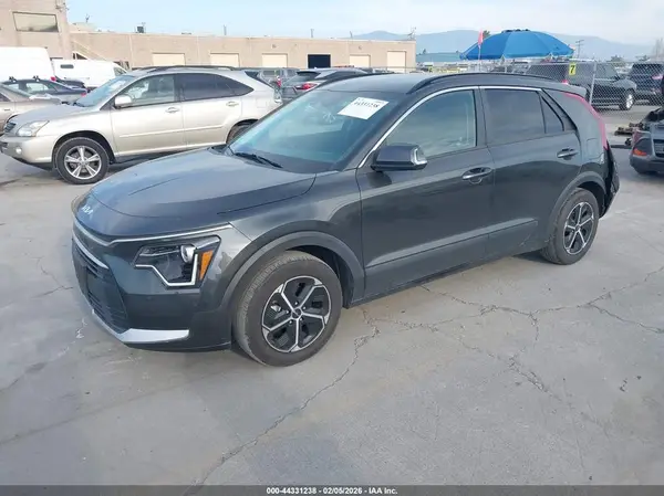 KNDCR3LE5P5082462 2023 KIA NIRO - Image 2