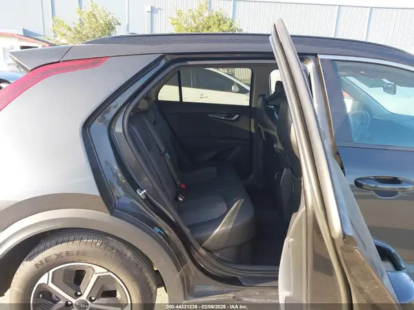 KNDCR3LE5P5082462 2023 KIA NIRO - Image 8
