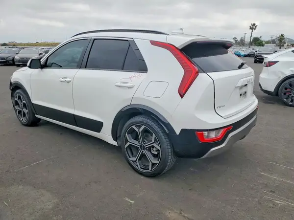 KNDCR3LE5P5103049 2023 KIA NIRO - Image 2